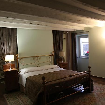 Chiarastella Rooms Villafrati Bagian luar foto