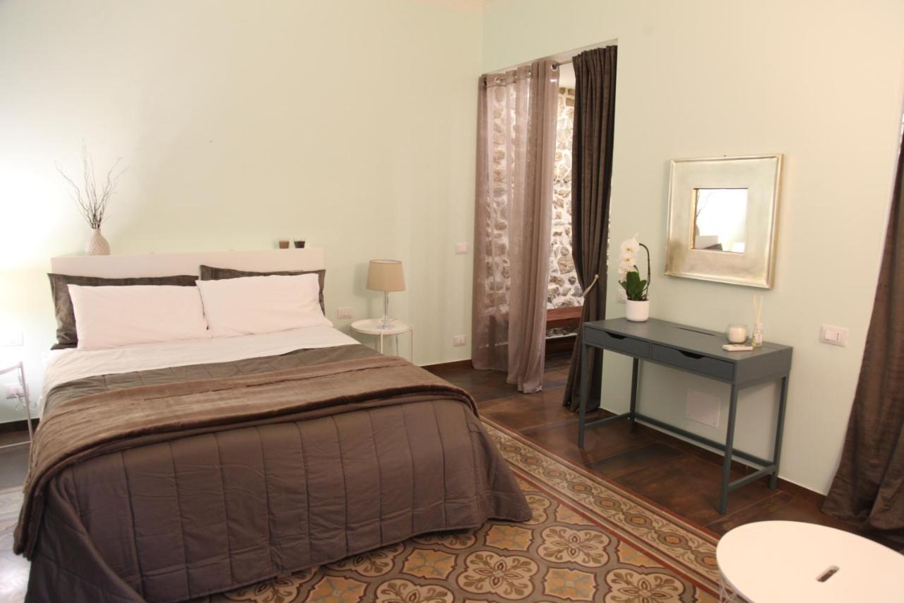 Chiarastella Rooms Villafrati Bagian luar foto